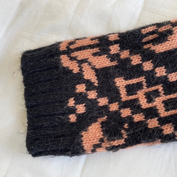 Warm H&M sweater - Picture 8 of 13